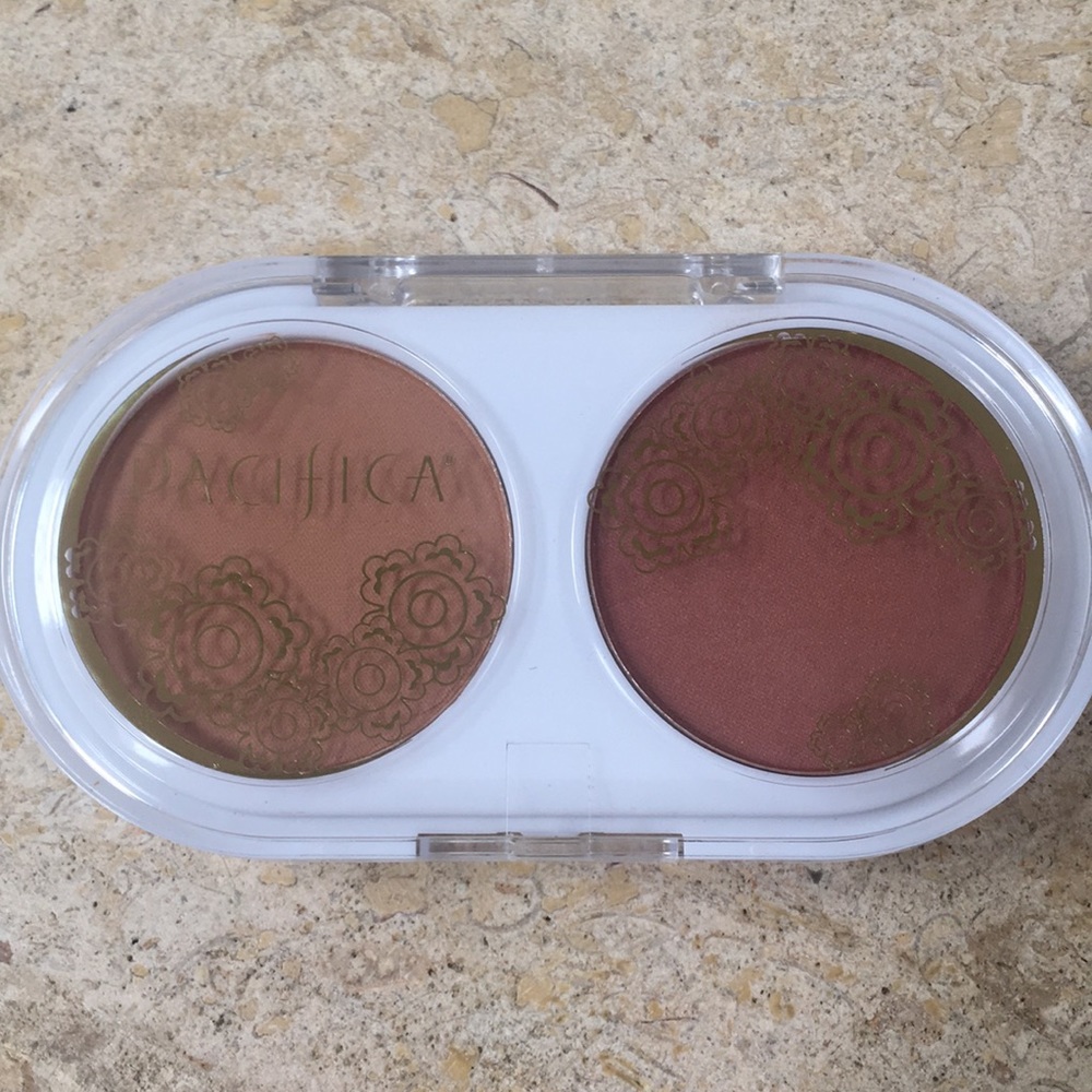 NWT Pacifica Coconut Infused Blush Duo